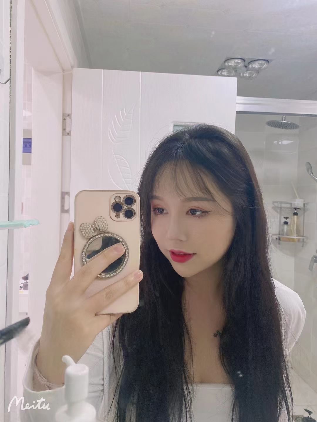 身材比例完美，温柔的妹子